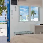 Tres Palmas Inn