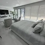 Ocean Front Coral Luxury Apartment