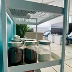 Condado Apt- Private Beach, Pool, & Family Ready!