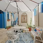 City-View Balcony One-Bedroom Ph 4 Guests Mm6