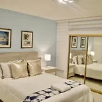 Jr. Condo Apt At Best Beach Hotel