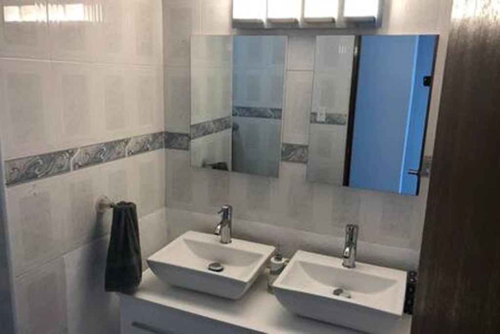 Spectacular Beach Front Ph, 2 Level-3bd-2.5 Bath San Juan