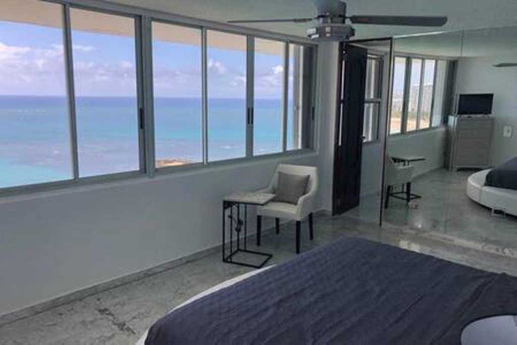 Apartment Spectacular Beach Front Ph, 2 Level-3bd-2.5 Bath San Juan