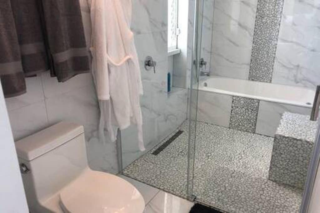 Spectacular Beach Front Ph, 2 Level-3bd-2.5 Bath Apartment