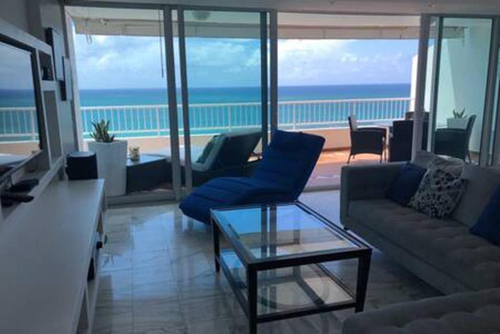 Spectacular Beach Front Ph, 2 Level-3bd-2.5 Bath San Juan