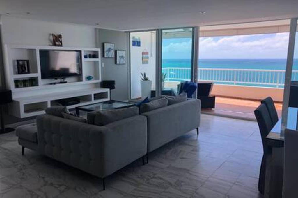 Spectacular Beach Front Ph, 2 Level-3bd-2.5 Bath *