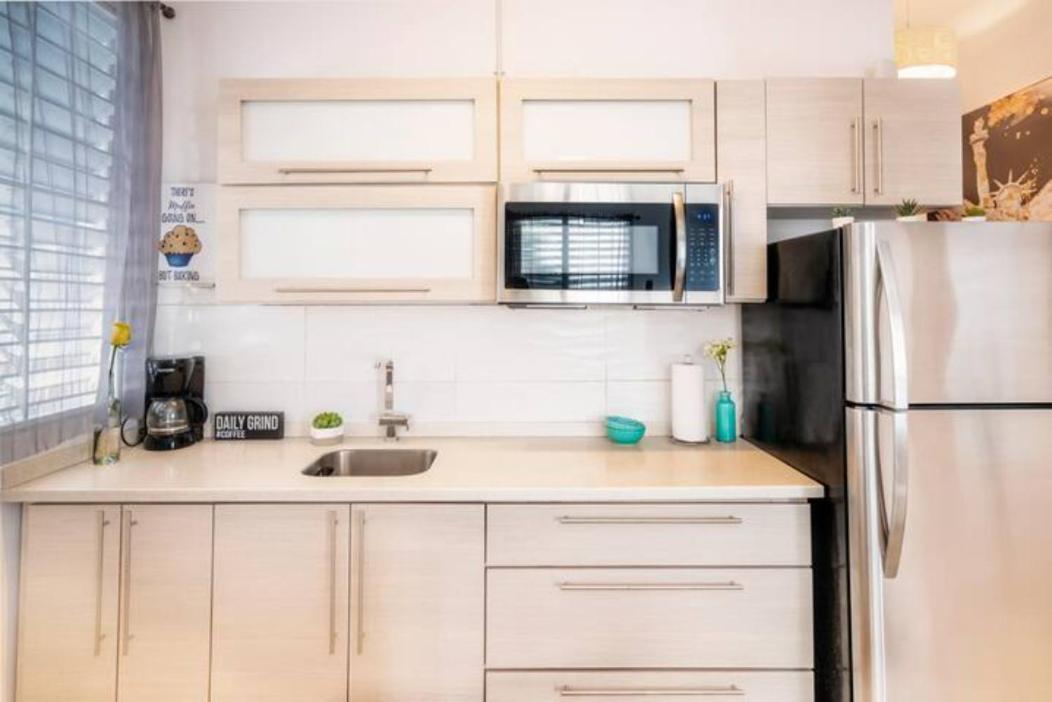 Comfy 2br In Condado. Short Walk To The Beach. *