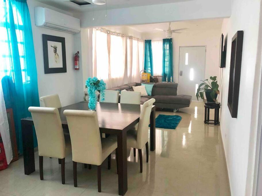 Spacius 4br In Trendy Loiza St, Near San Juan