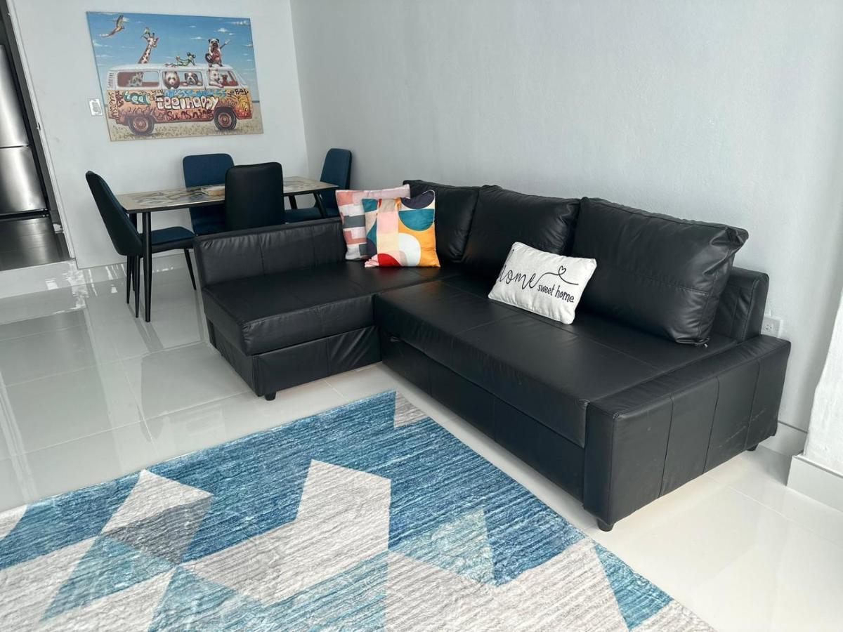 Majestic 2-bedroom Beachside Apartamento *