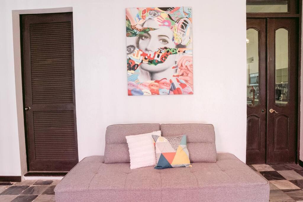 Apartment Art Inspired Apt Besides Governors Mansion In Osj - Fort Apt 11