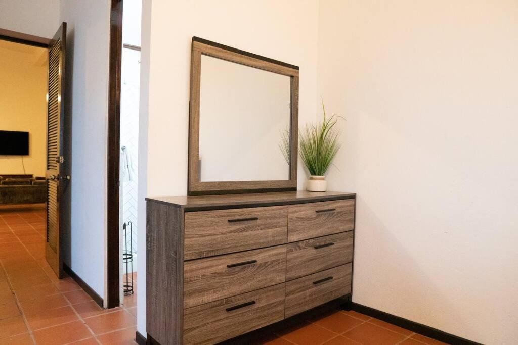 Gorgeous W/ Views Of La Fortaleza Apartamento