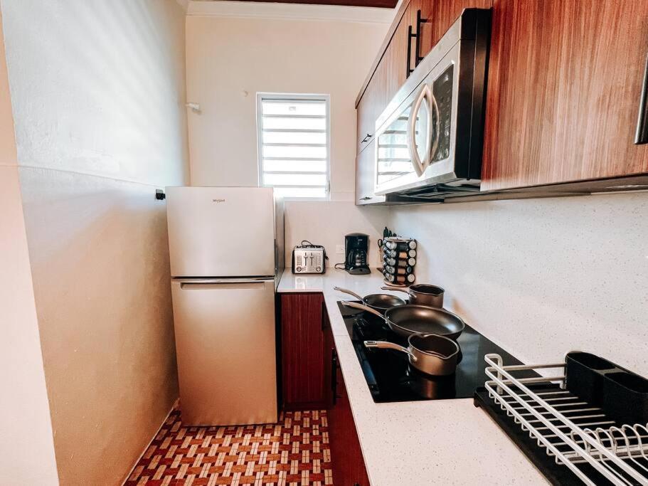 Villa Aponte Rustic House - Walking To Beach - San Juan