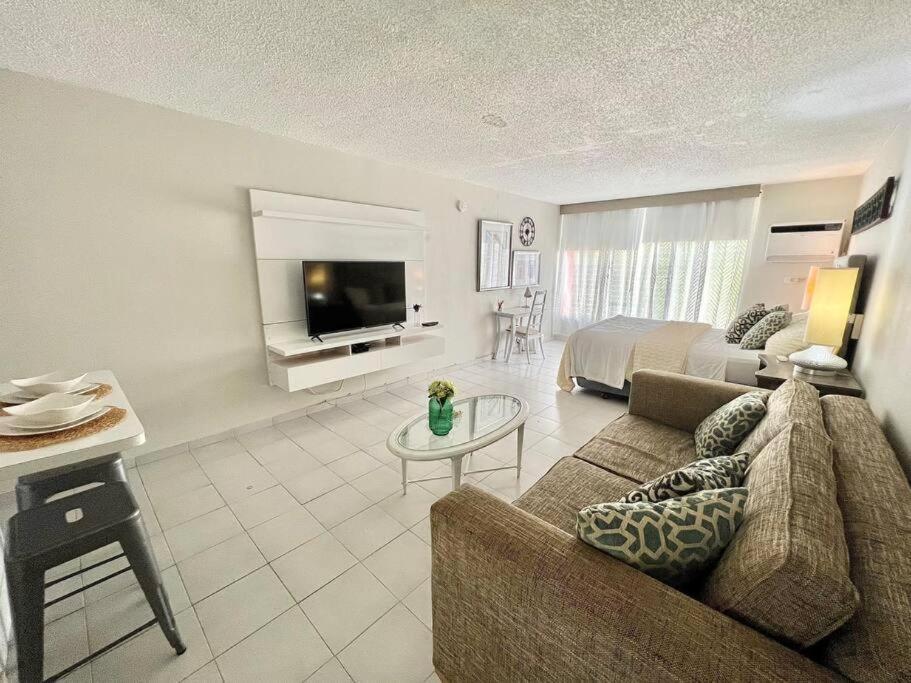 T-mobile District Spacious Studio In Quiet & Tranquil Area San Juan