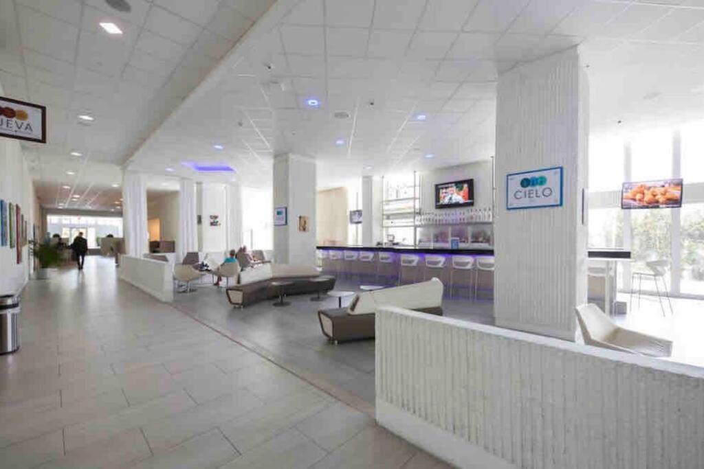 Apartamento Gorgeous Ocean View W/beach Access & Parking