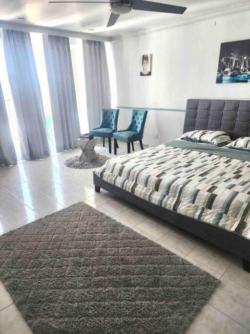 Gorgeous Ocean View W/beach Access & Parking Apartamento