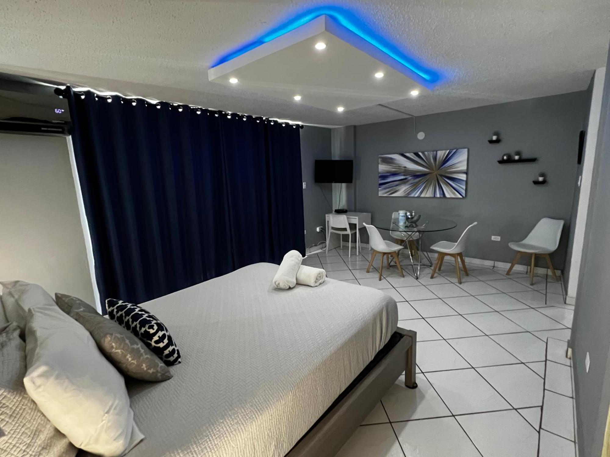 Isla Puerto Rico, One Queen Bed Apartamento San Juan