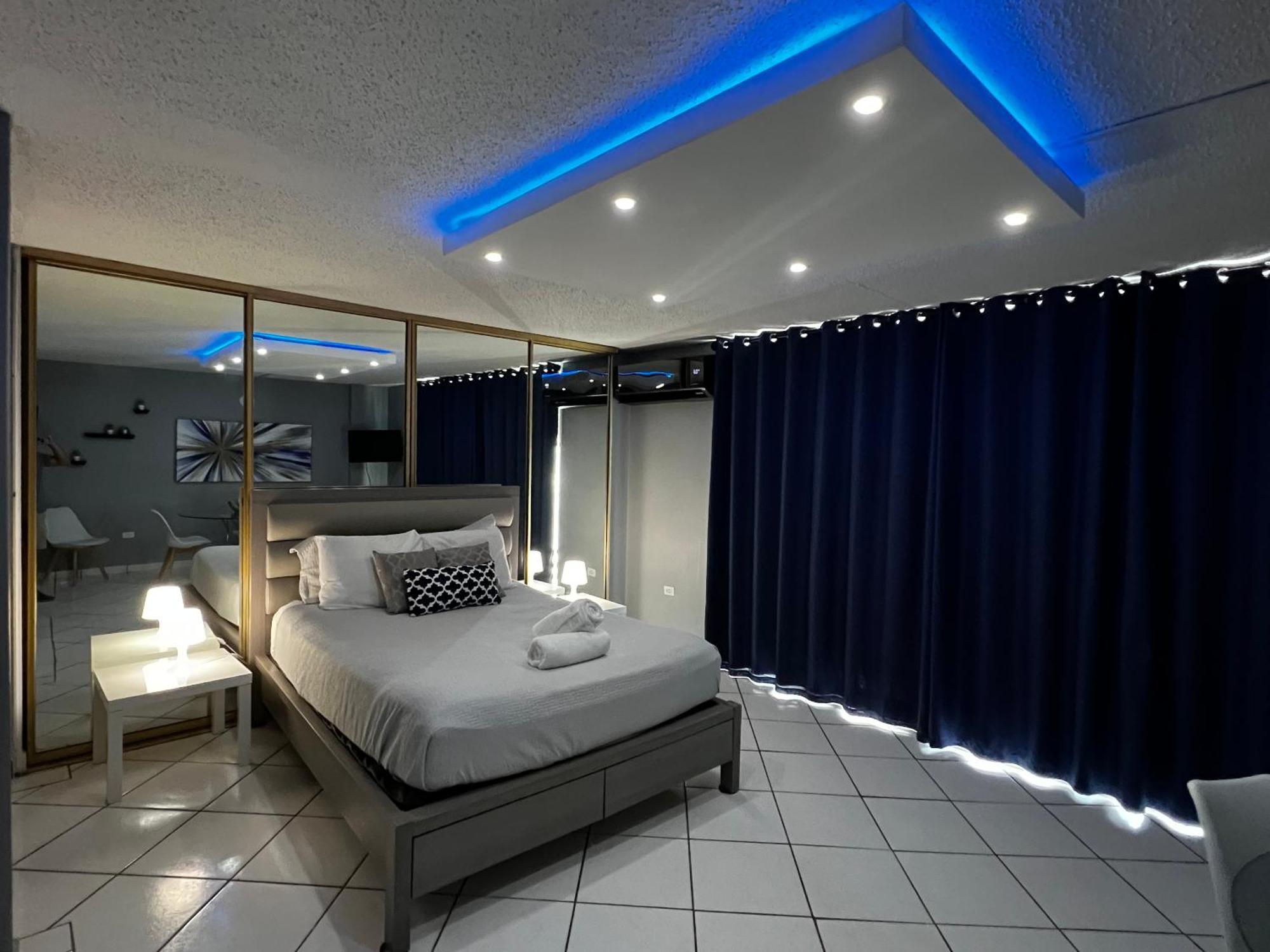 Apartamento Isla Puerto Rico, One Queen Bed
