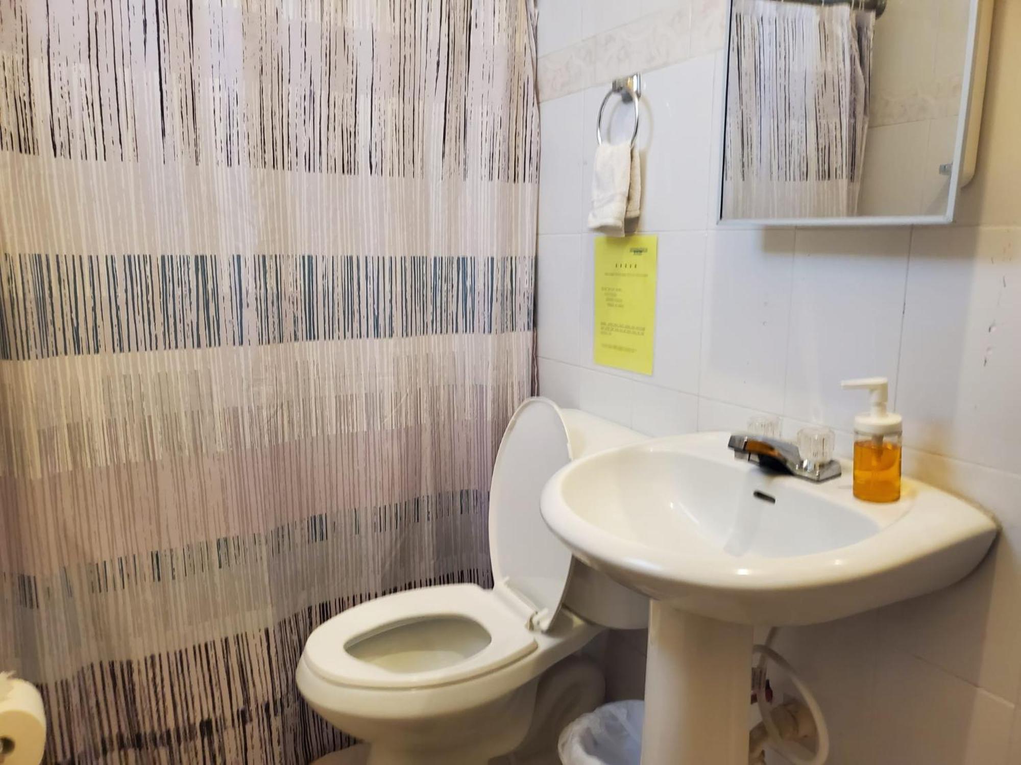 Del Valle Casa Near Trendy Calle Loiza- One Bedroom With Queen Apartamento
