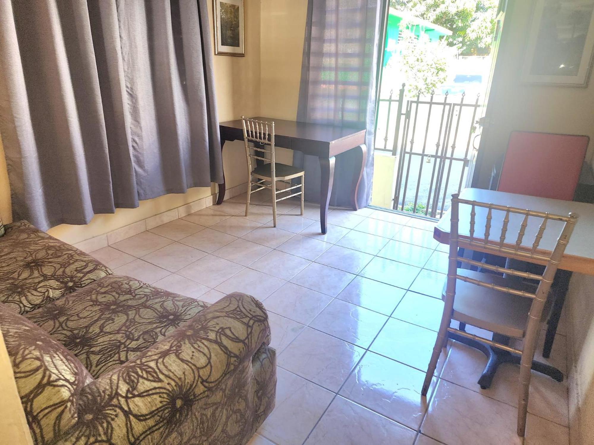Apartamento Del Valle Casa Near Trendy Calle Loiza- One Bedroom With Queen San Juan