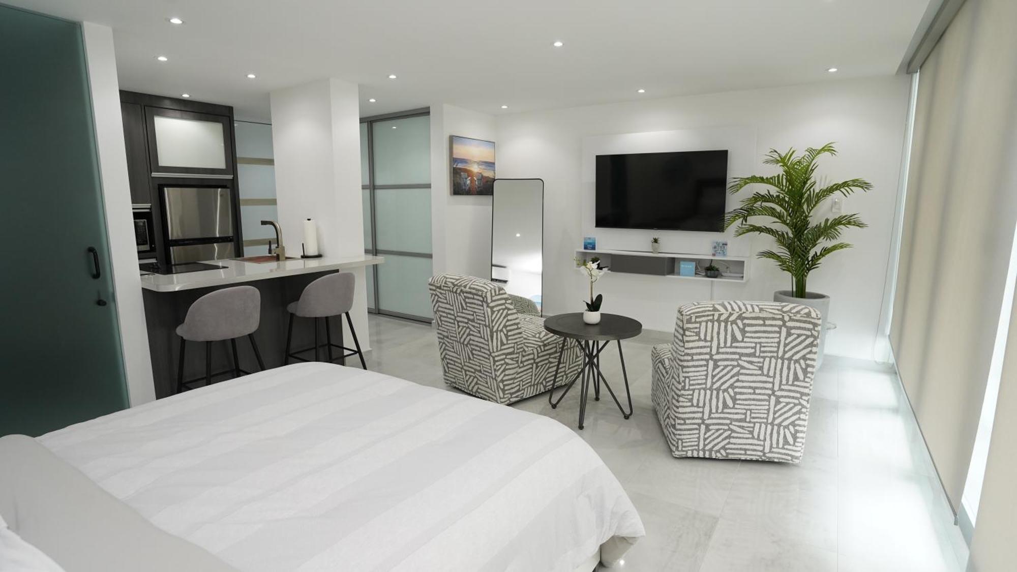 Ocean Front Coral Luxury *