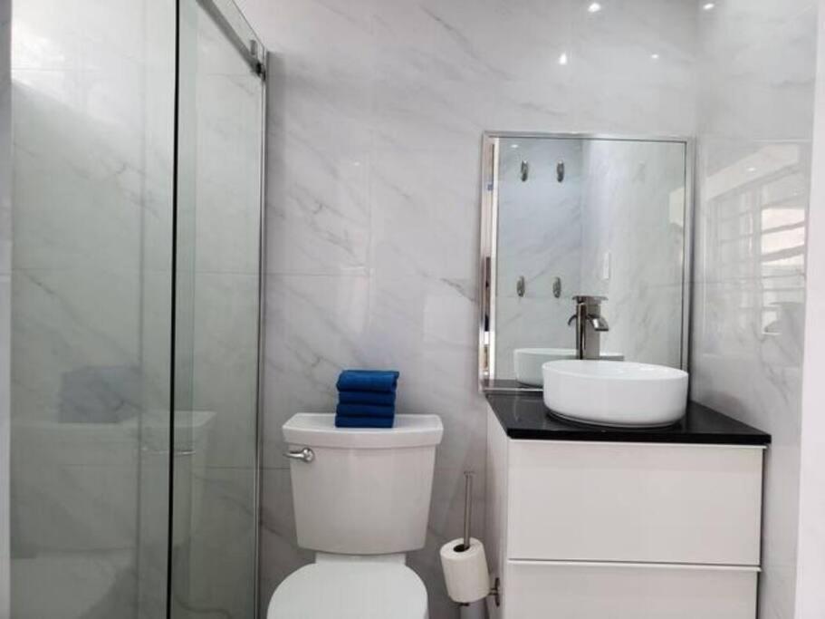 Esperanza 2bdr 2b Oceanfront Pool Parking Apartamento San Juan