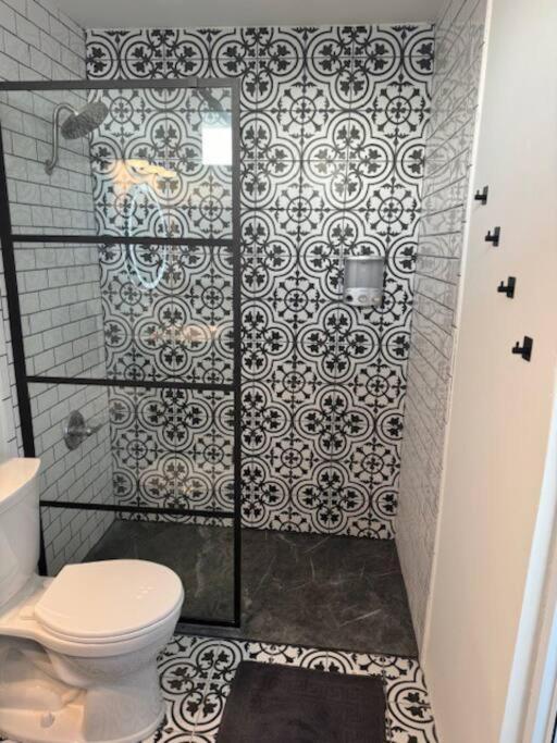 Condado Oasis On Ashford Ave: Oceanview And Pool *