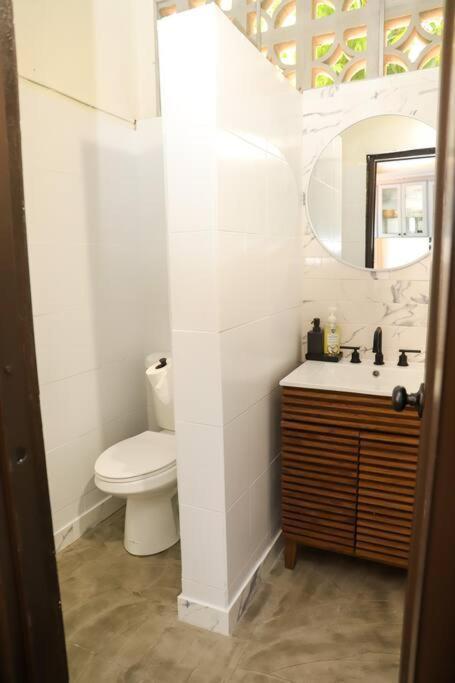 Private In Duplex 4 Bath Fq Beds 1-3ppl Homestay
