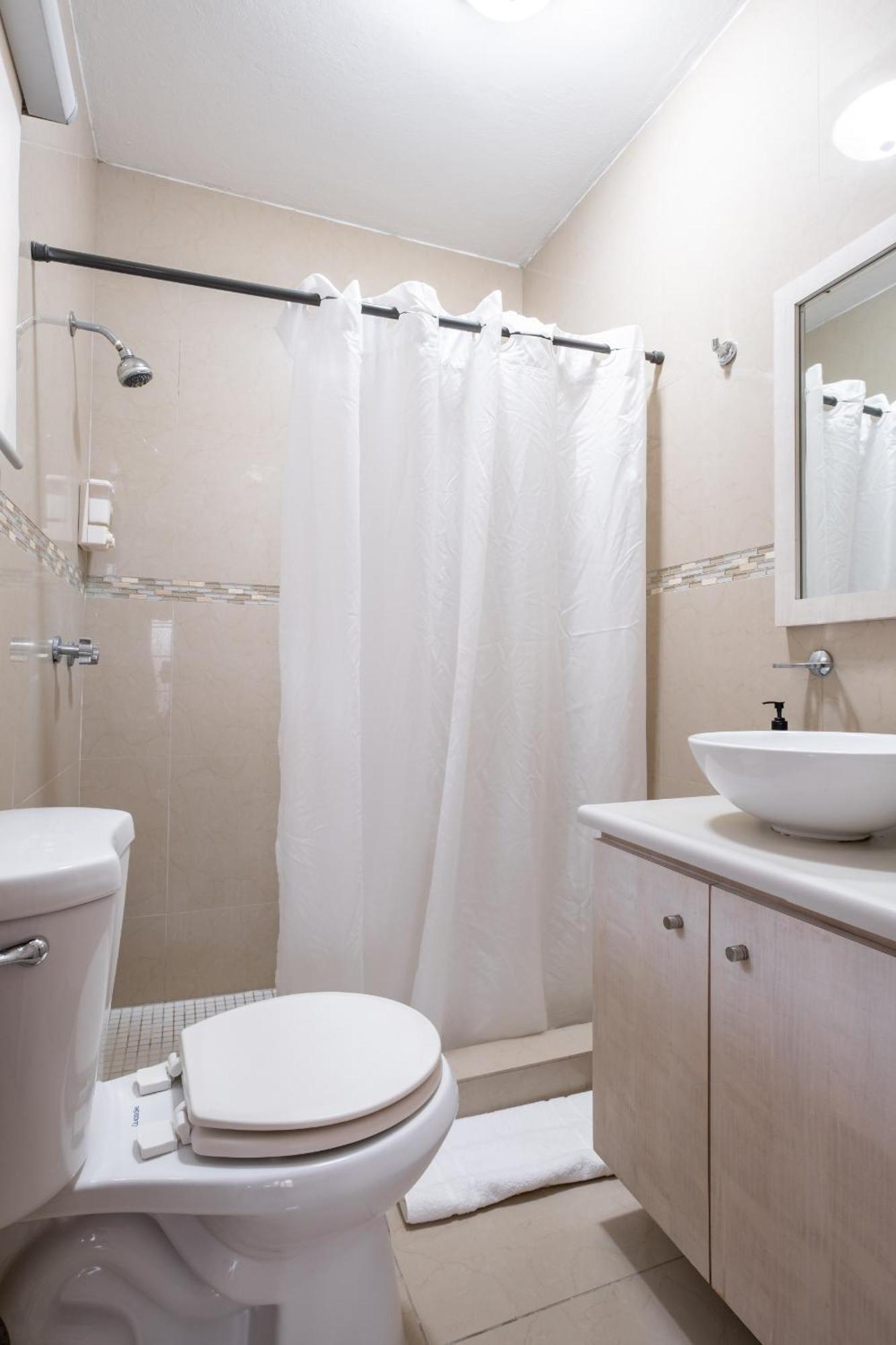 Prime Location At Condado 1br 1 Ba - 7