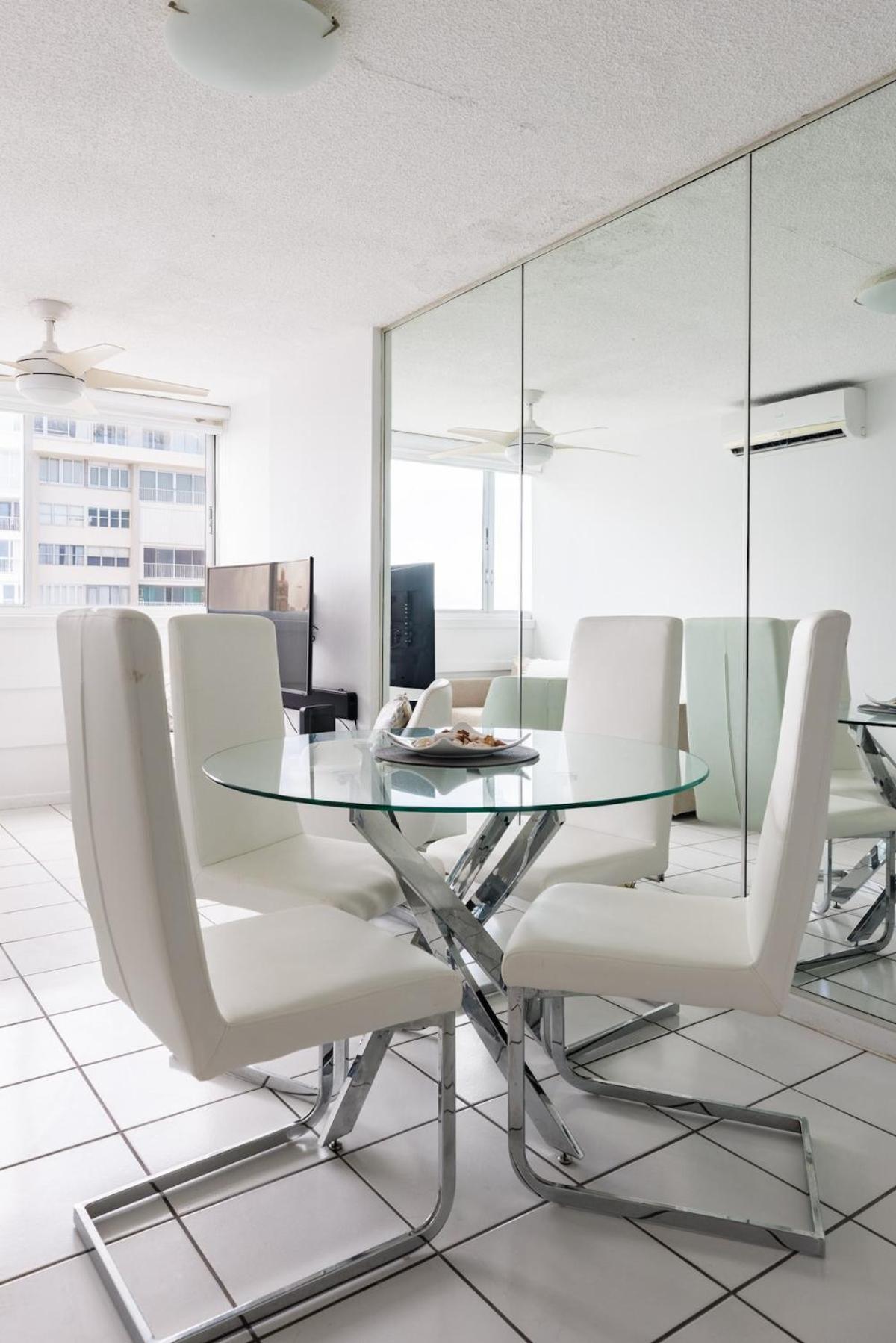 Condado Apt- Private Beach, Pool, & Family Ready! * San Juan