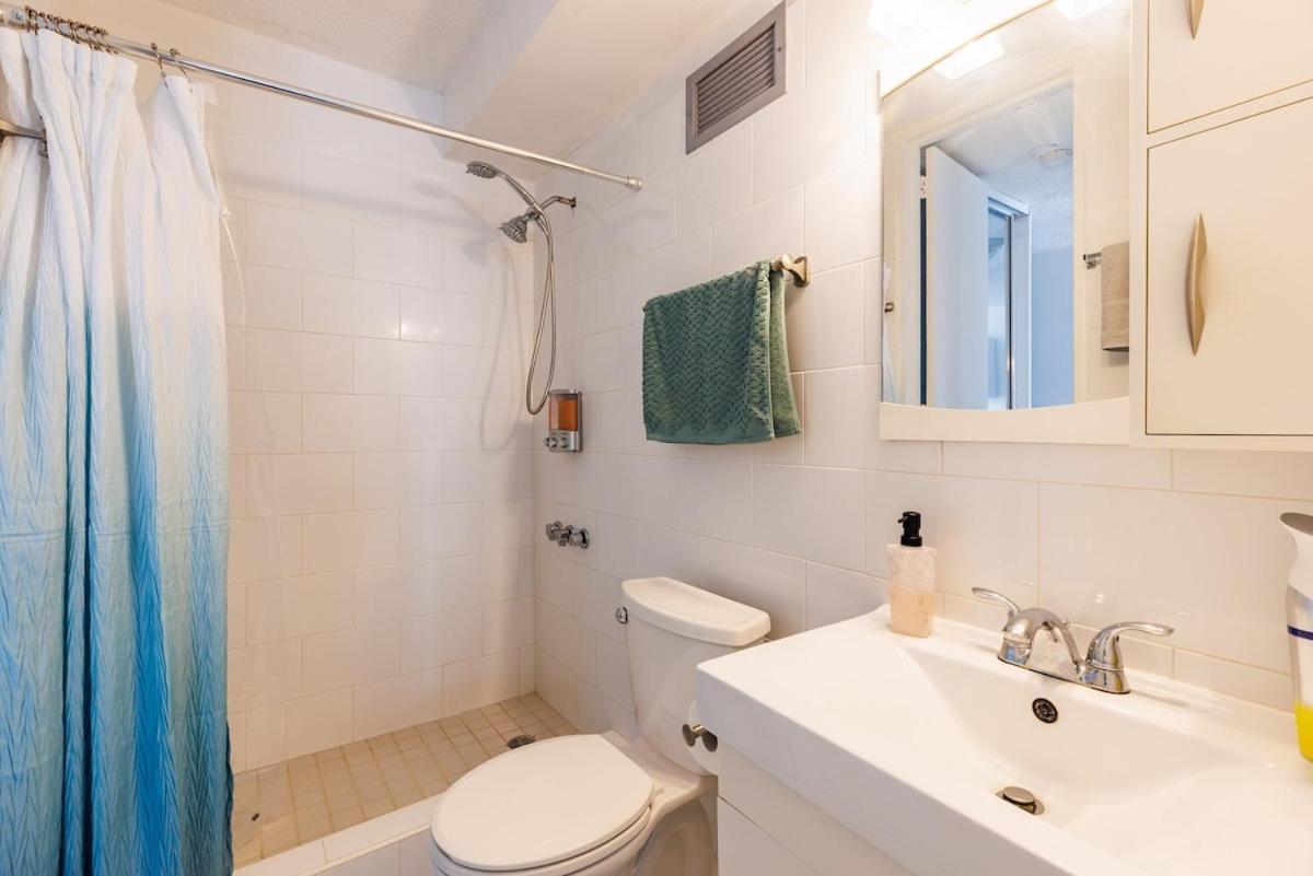 Condado Apt- Private Beach, Pool, & Family Ready! * San Juan