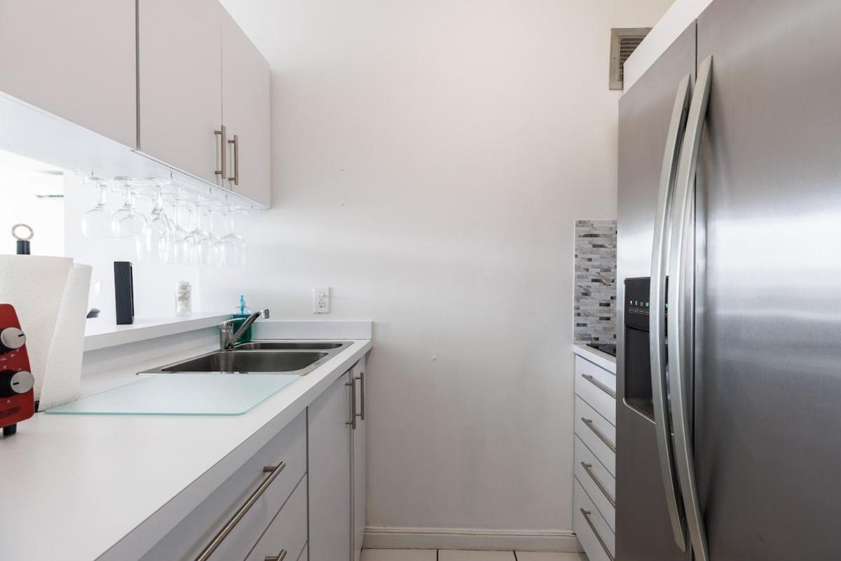 Сasa de vacaciones Condado Apt- Private Beach, Pool, & Family Ready!