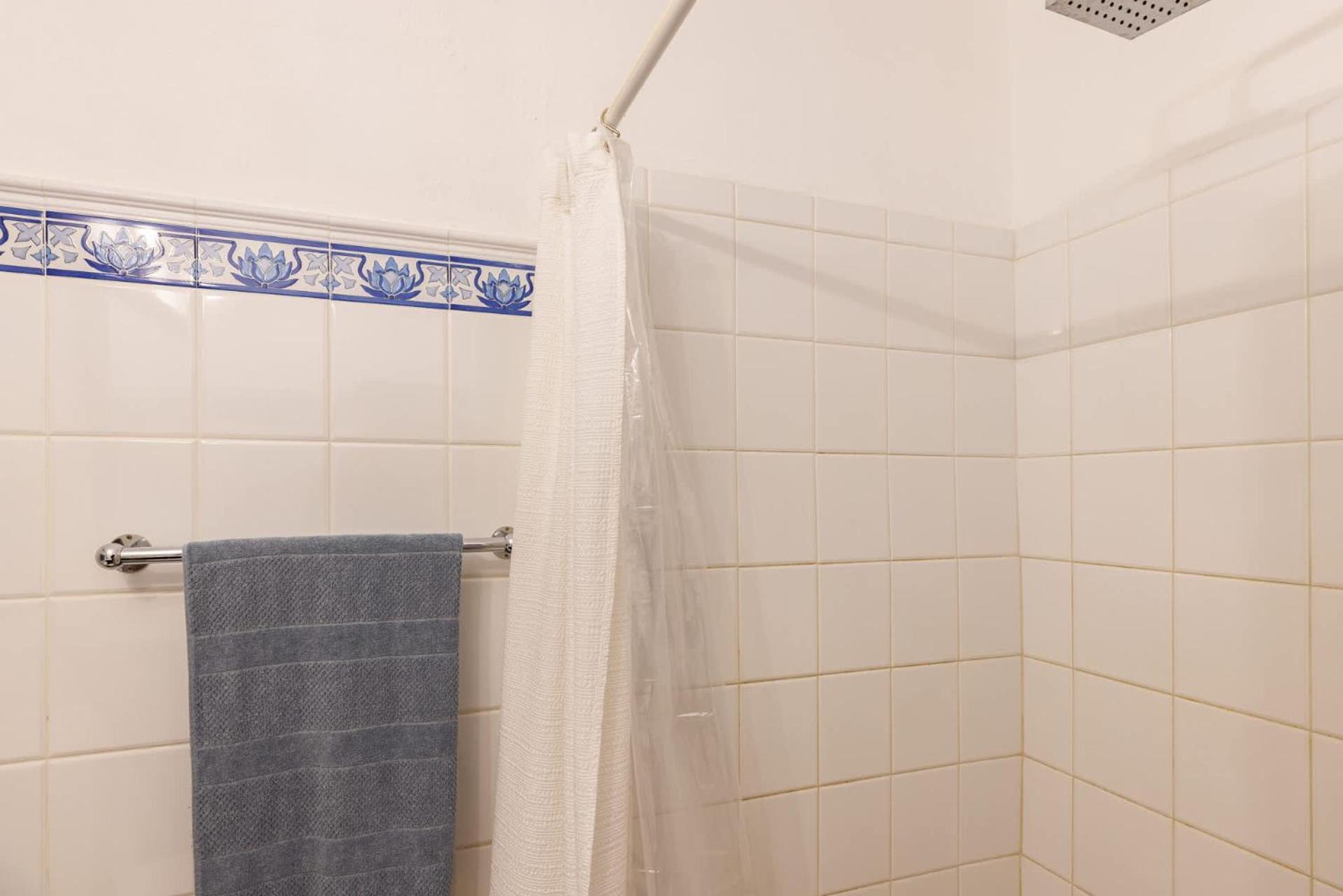 Old Kings Castle Penthouse Retreat - Family Friendly San Juan
