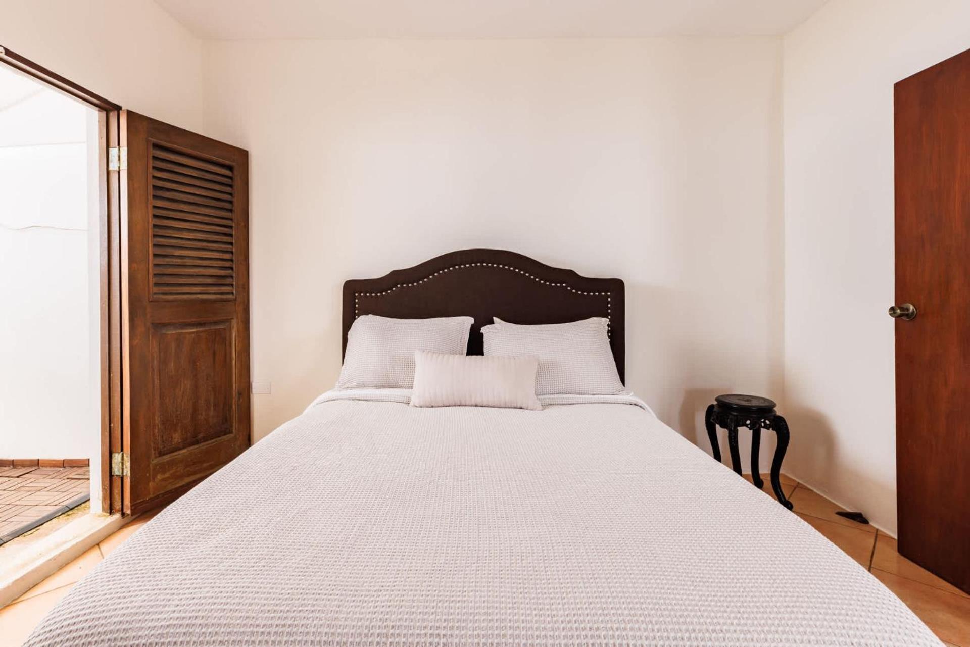 Old Kings Castle Penthouse Retreat - Family Friendly *