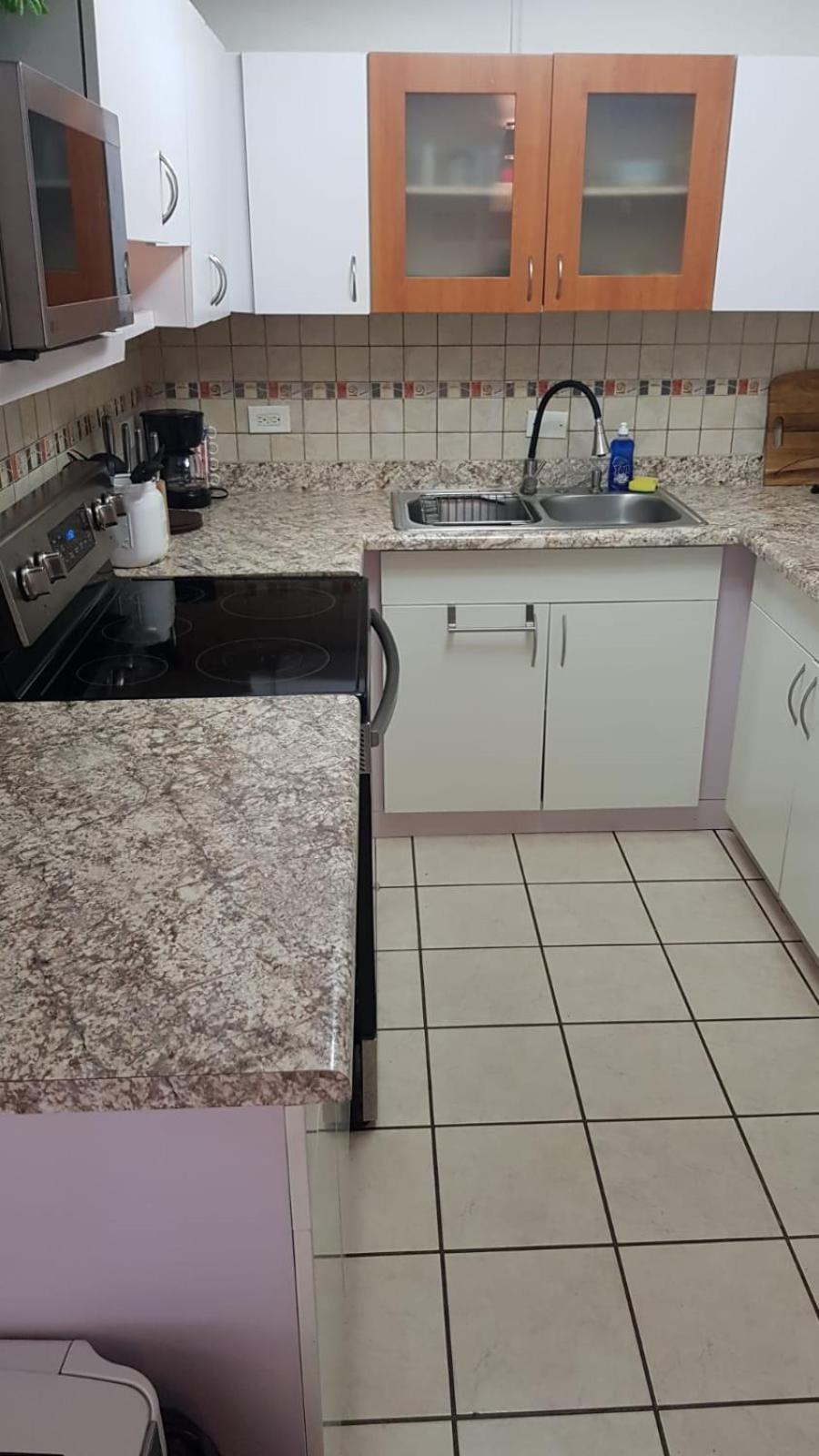 Apartamento Airport Retreat With A Pool San Juan