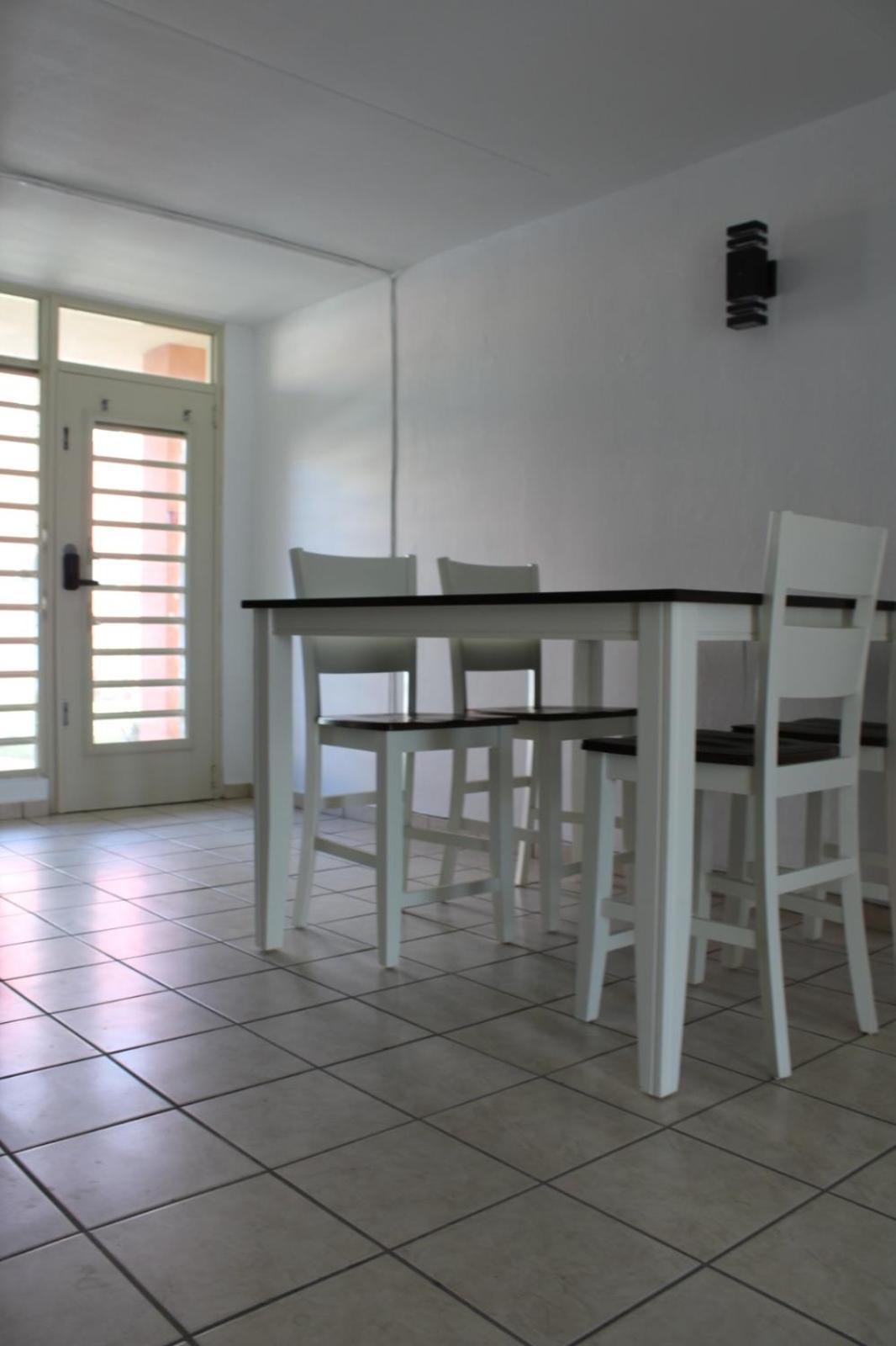 Airport Retreat With A Pool Apartamento *