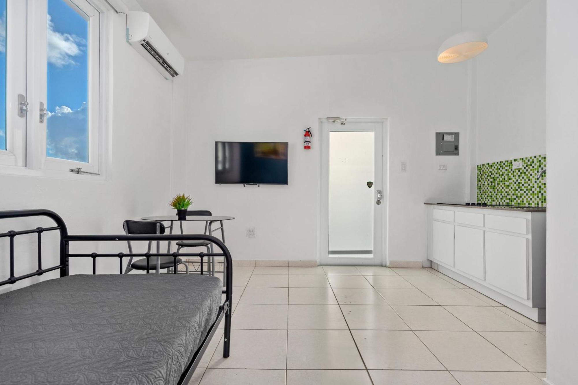 1 Step From The Pool Pet Friendly Apartamento San Juan