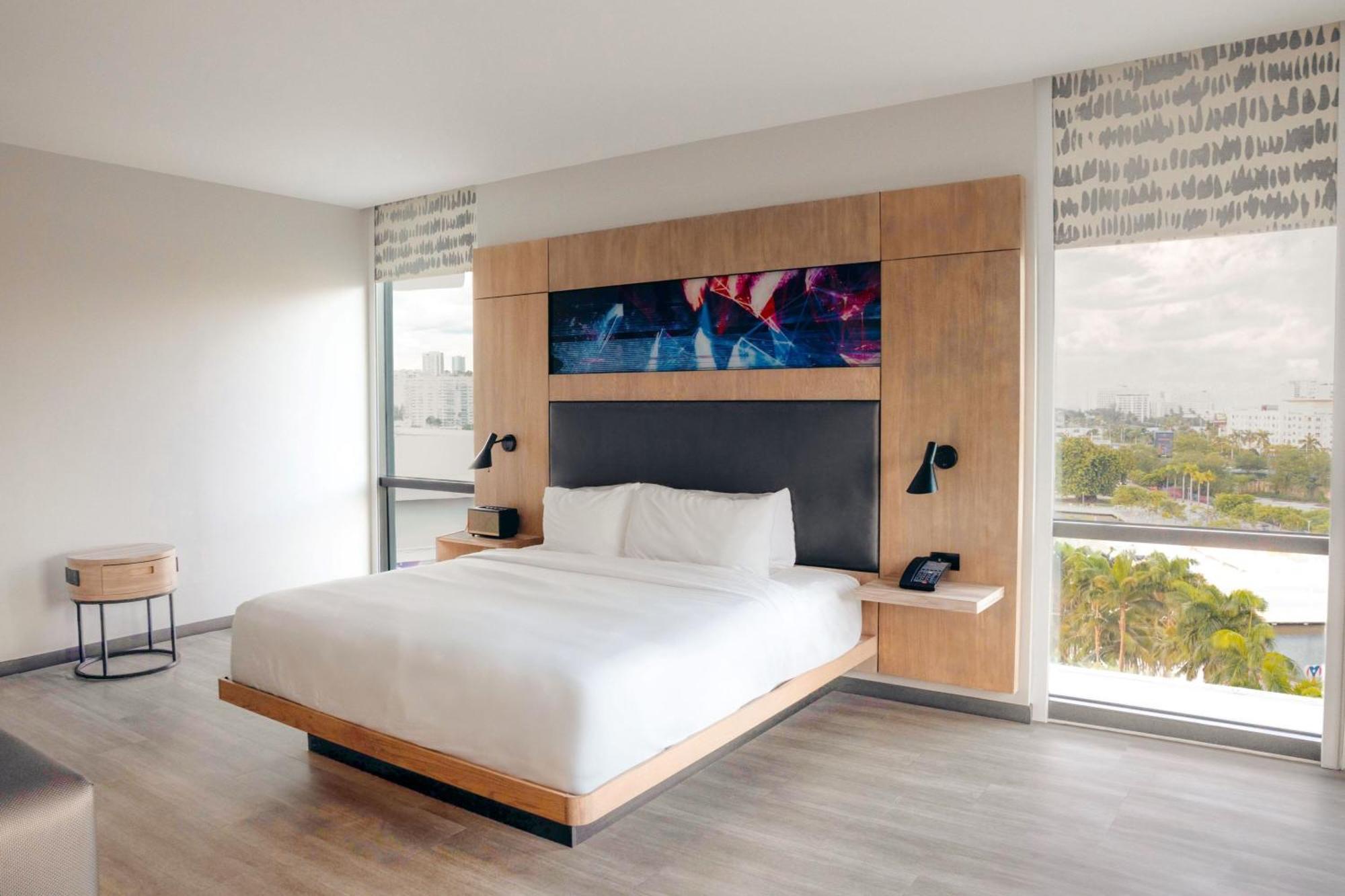 Aloft Hotel 3*