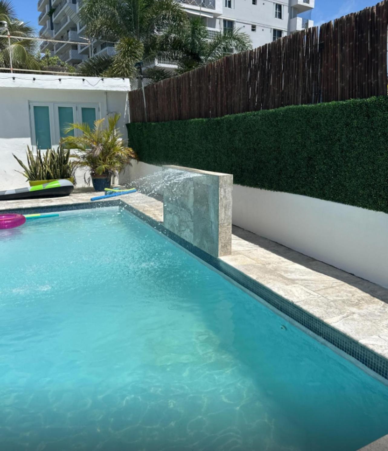 Apartamento Modern Retreat With Pool And Steps To San Juan