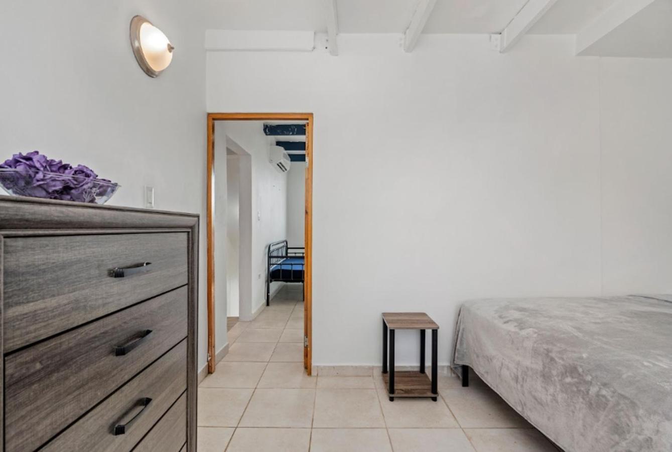 Apartamento Modern Retreat With Pool And Steps To San Juan