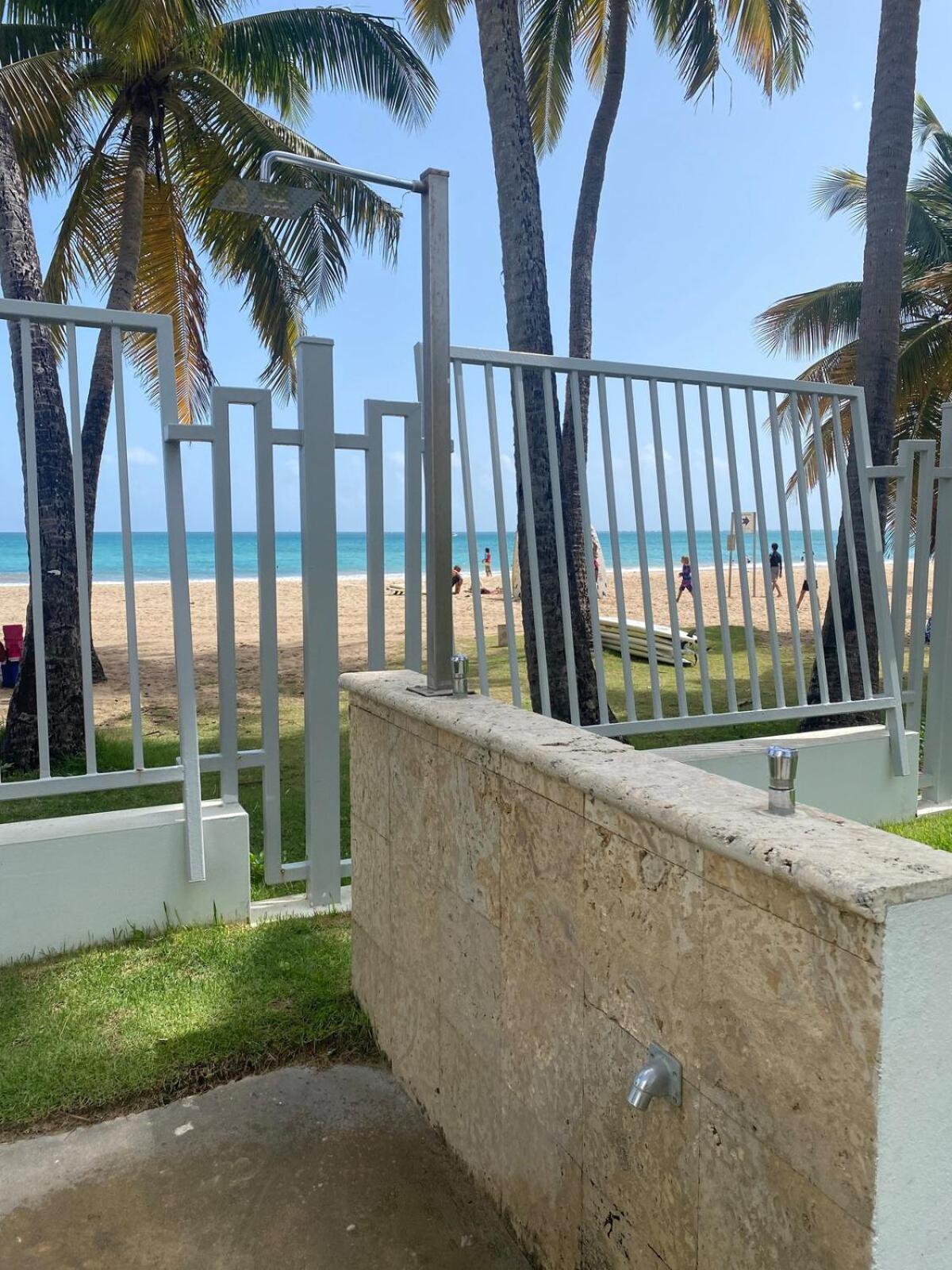 Beachfront Wave At Isla