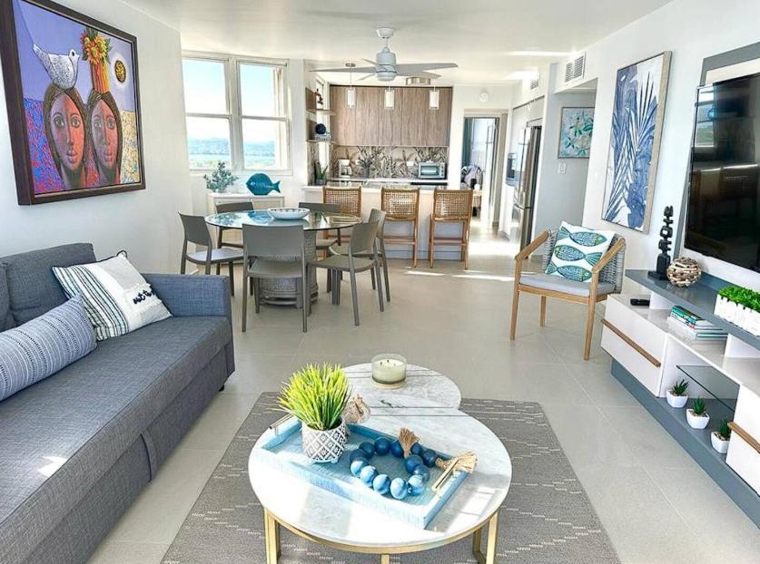 Apartment Fully Remodeled 3-bedroom 2 Full Baths ! On Whtsapp ! Check The Number From The Photos! !
