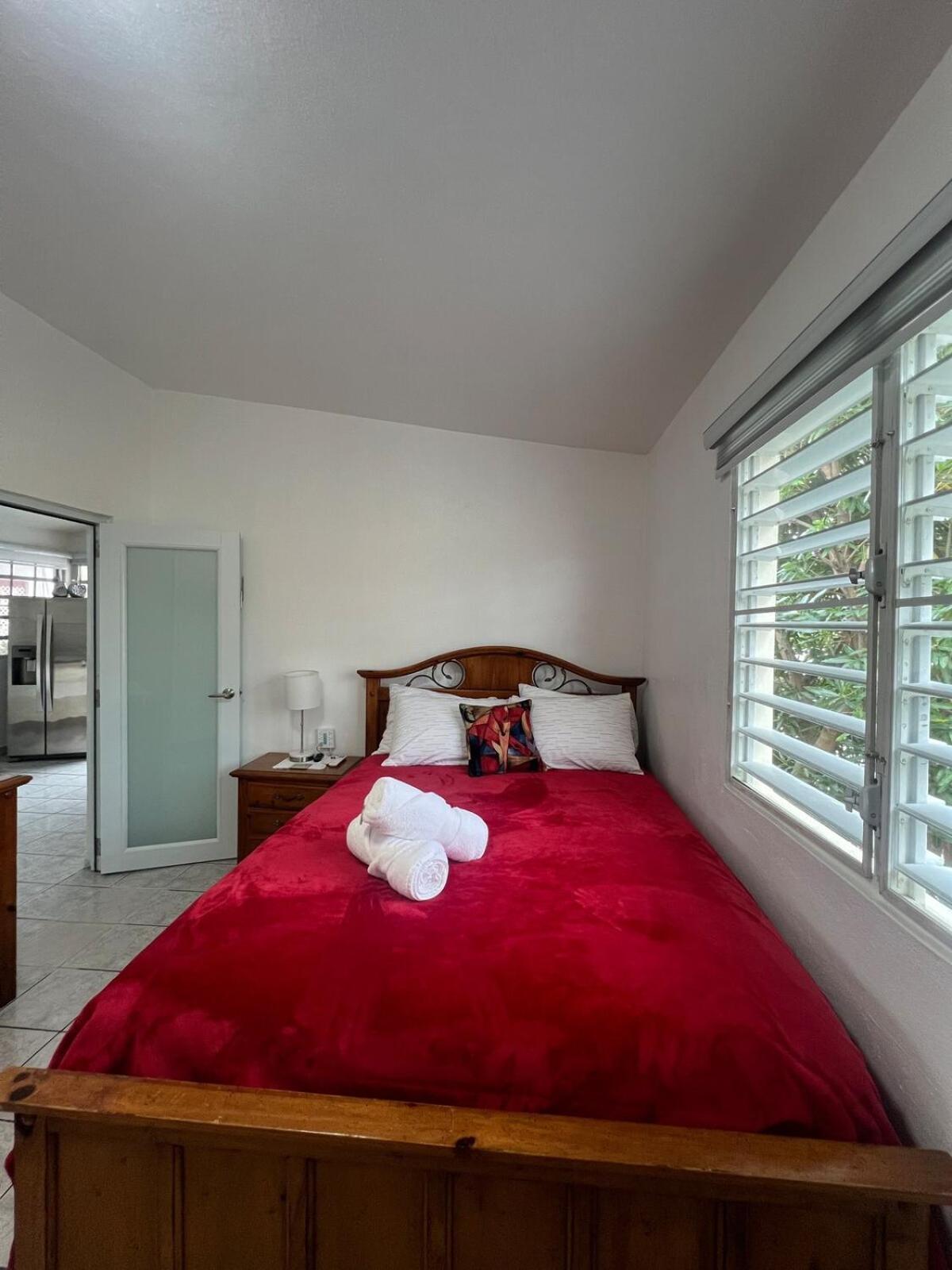 Beachside Hammock Haven - 3br Centrally Located *