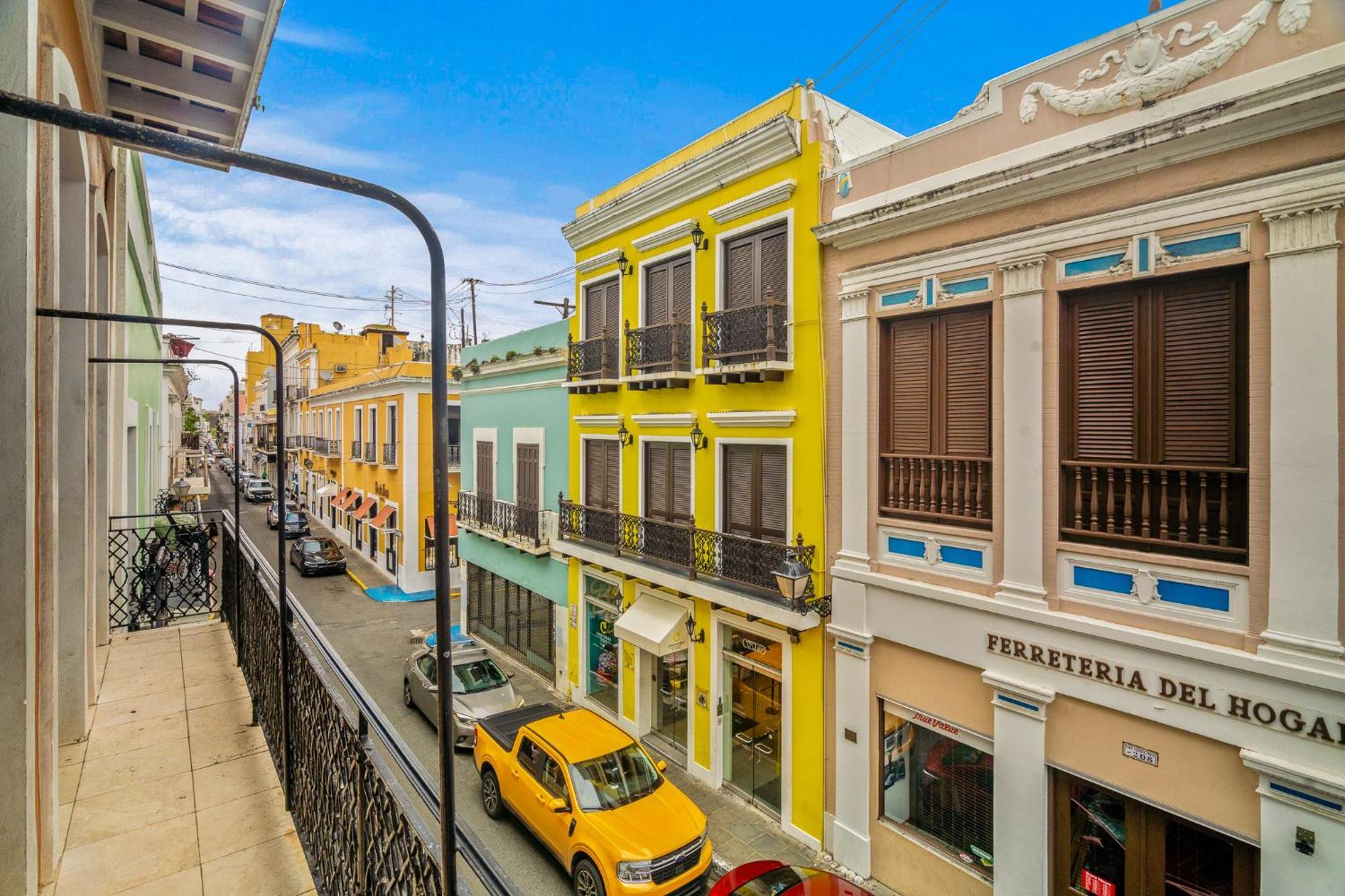Opal Penthouse - Balcony View - 5 Bedrooms Apartment