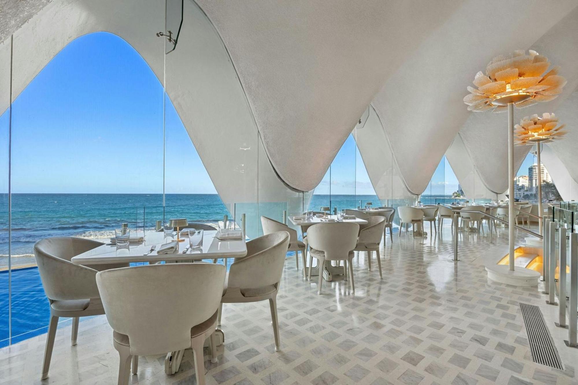 Resort La Concha Renaissance 4*