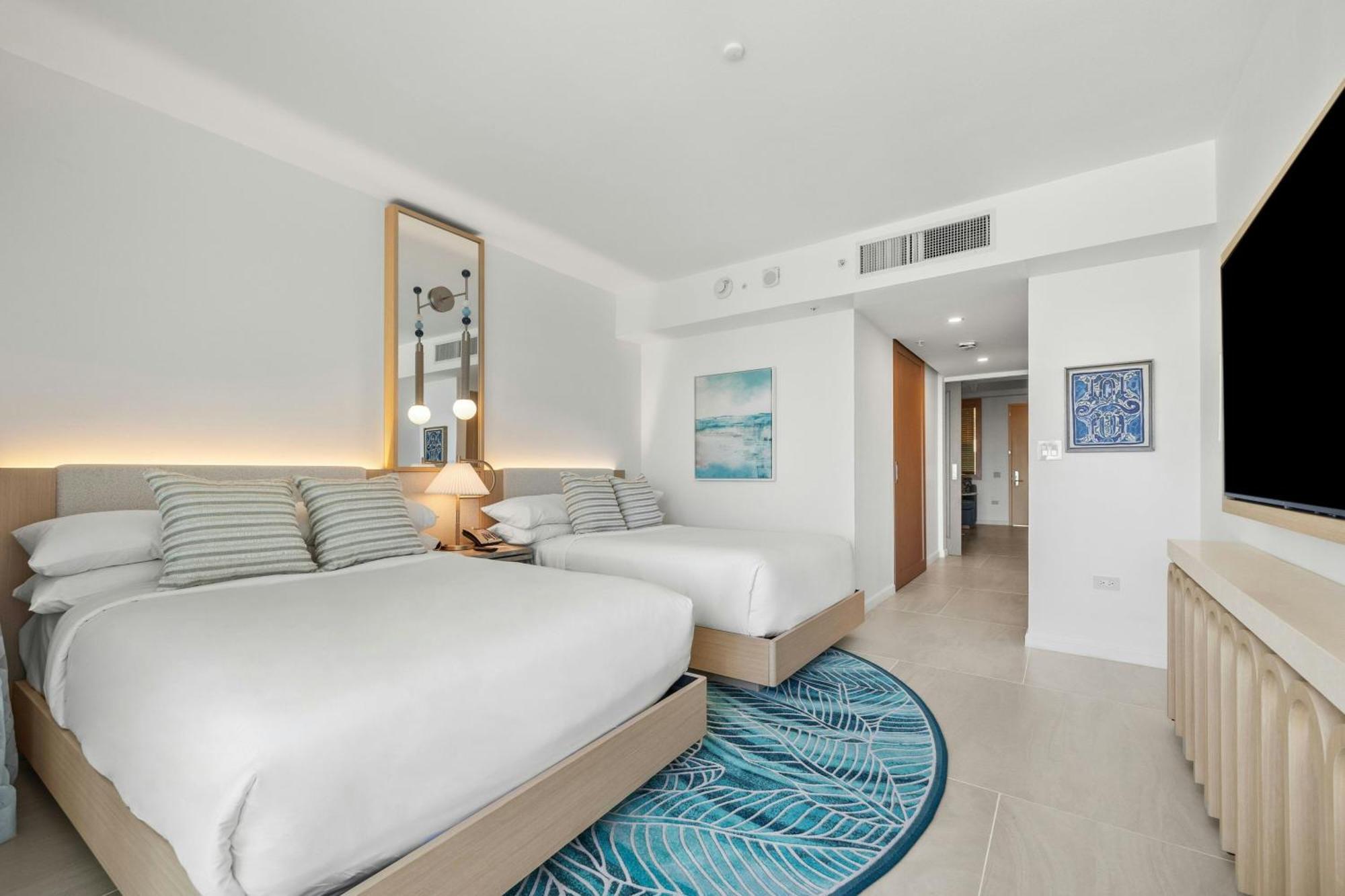 Resort La Concha Renaissance 4*