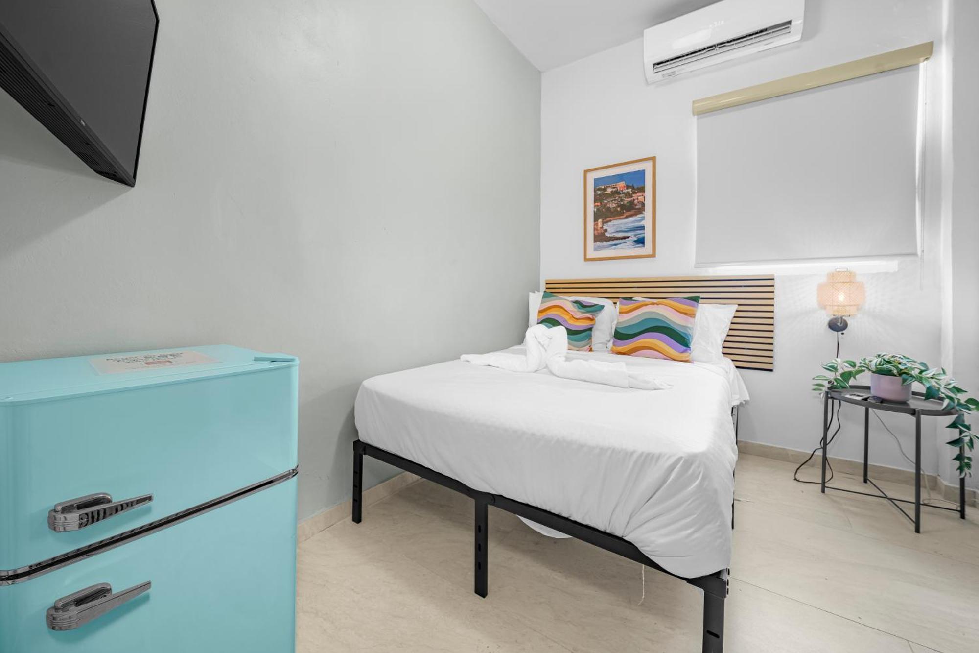 2 Stylish Escape By Calle Cerra Art San Juan