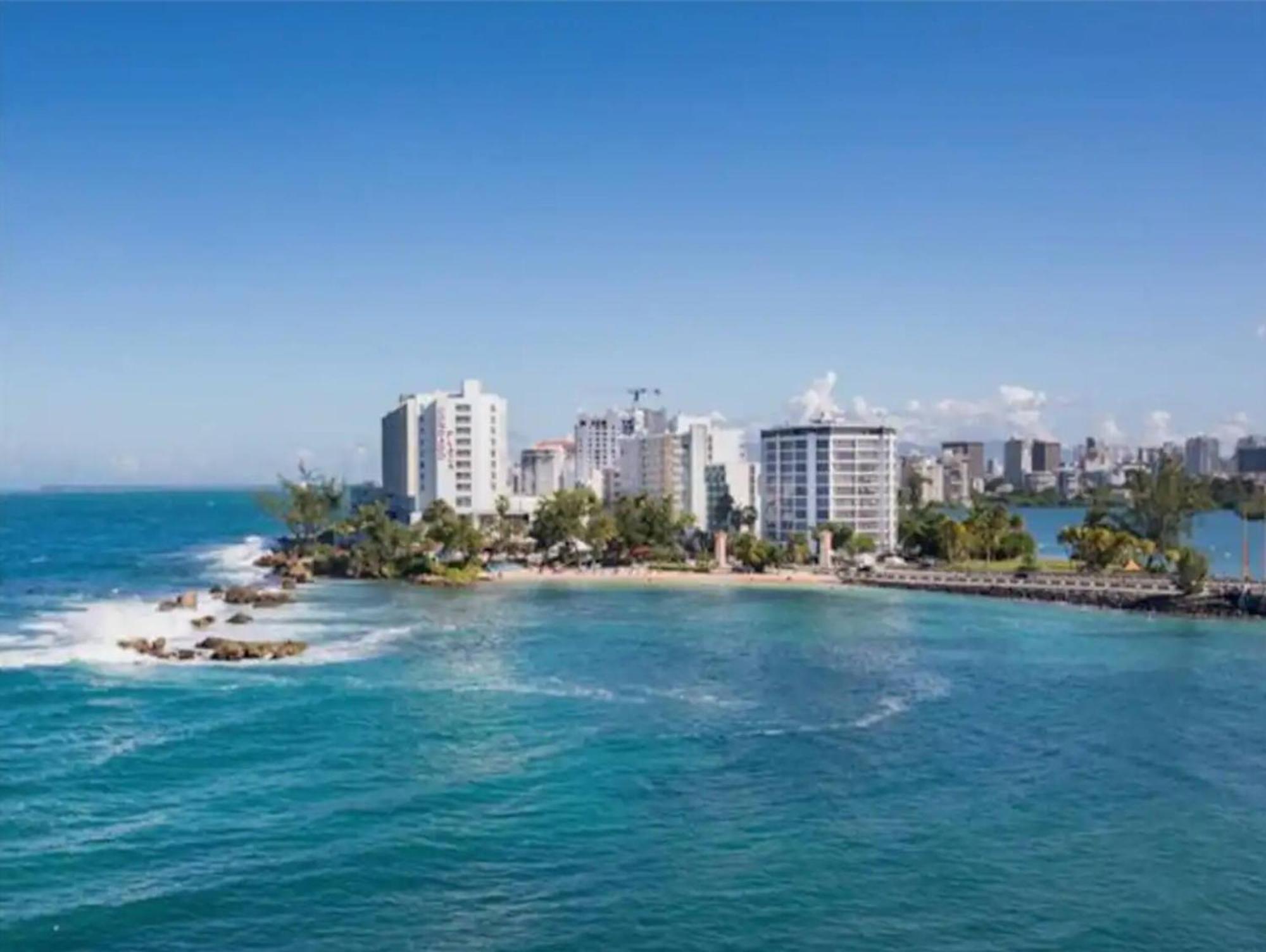 Lagoon View | Balcony, Pool & Hot Tub Apartamento San Juan