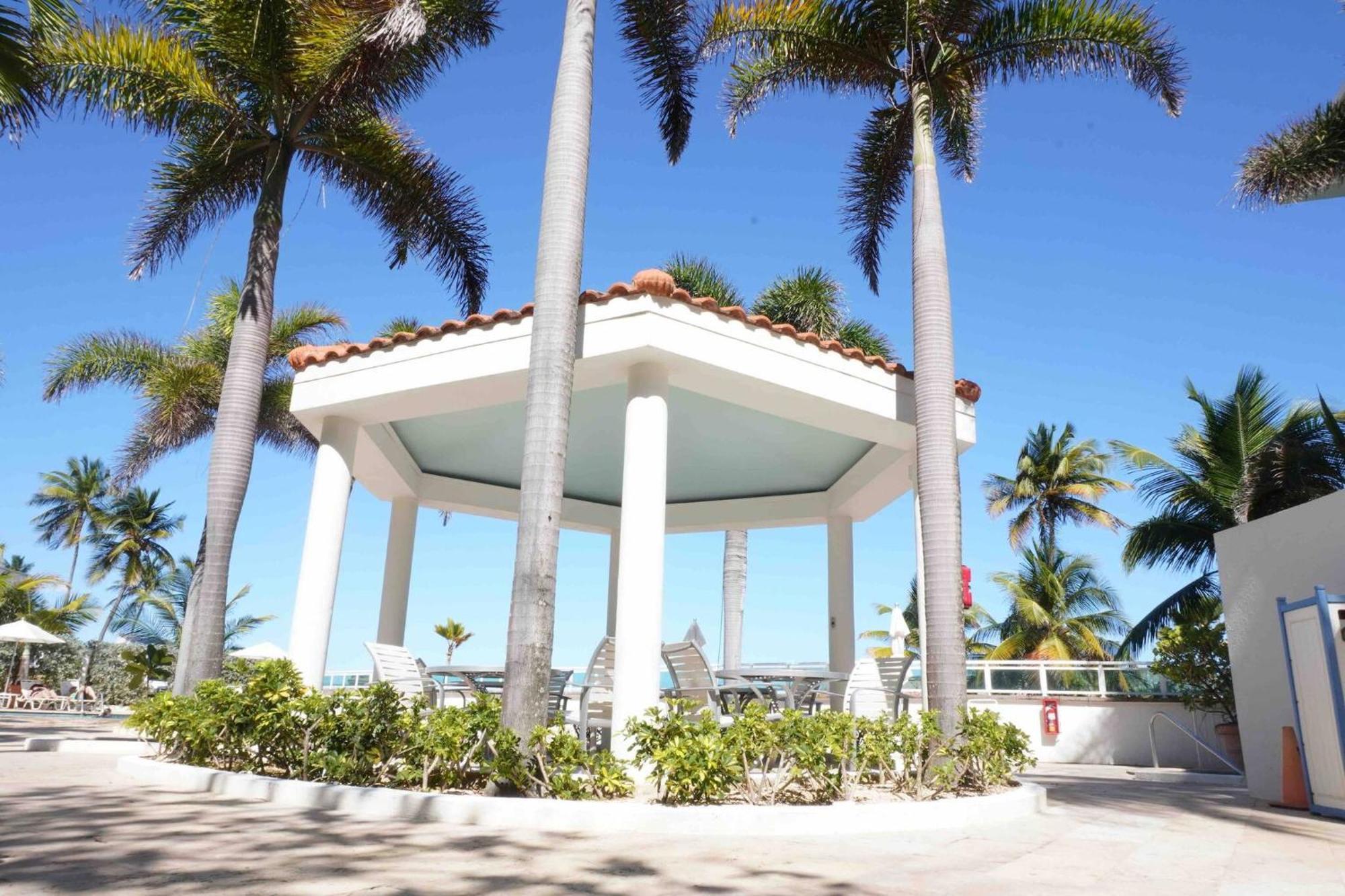 Lagoon View | Balcony, Pool & Hot Tub Apartamento *