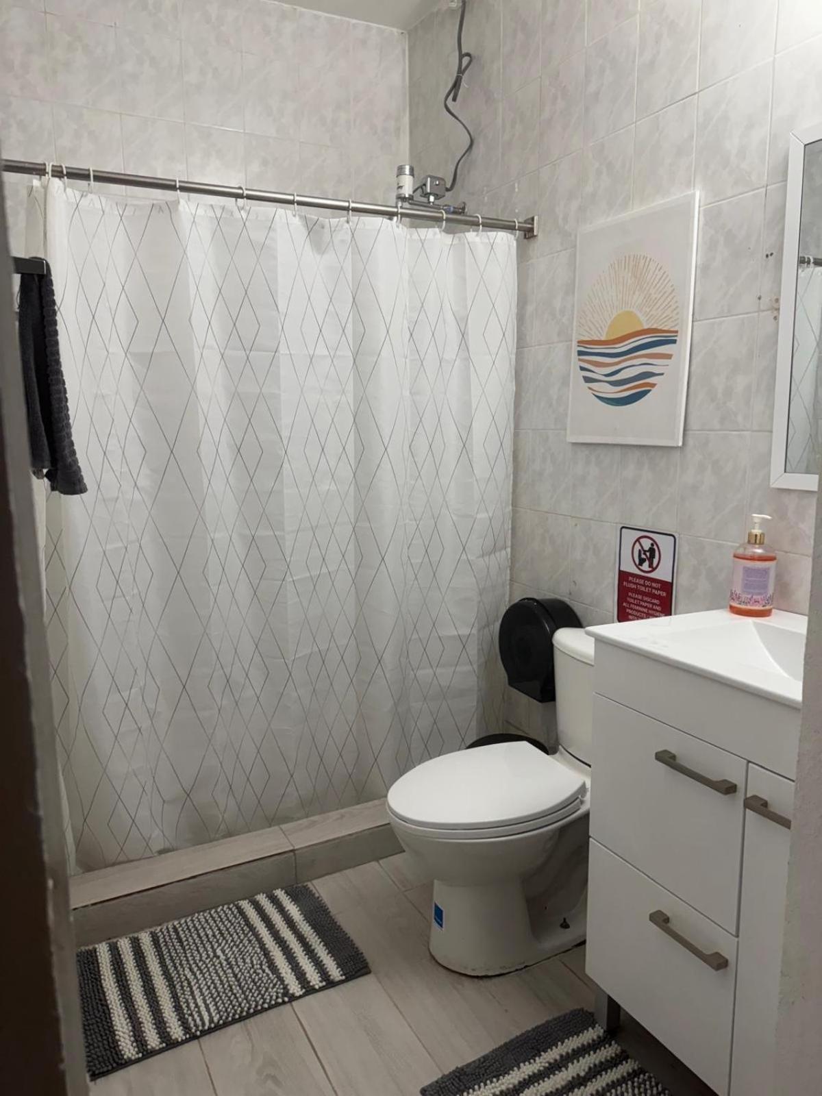 Oasis Hostal *