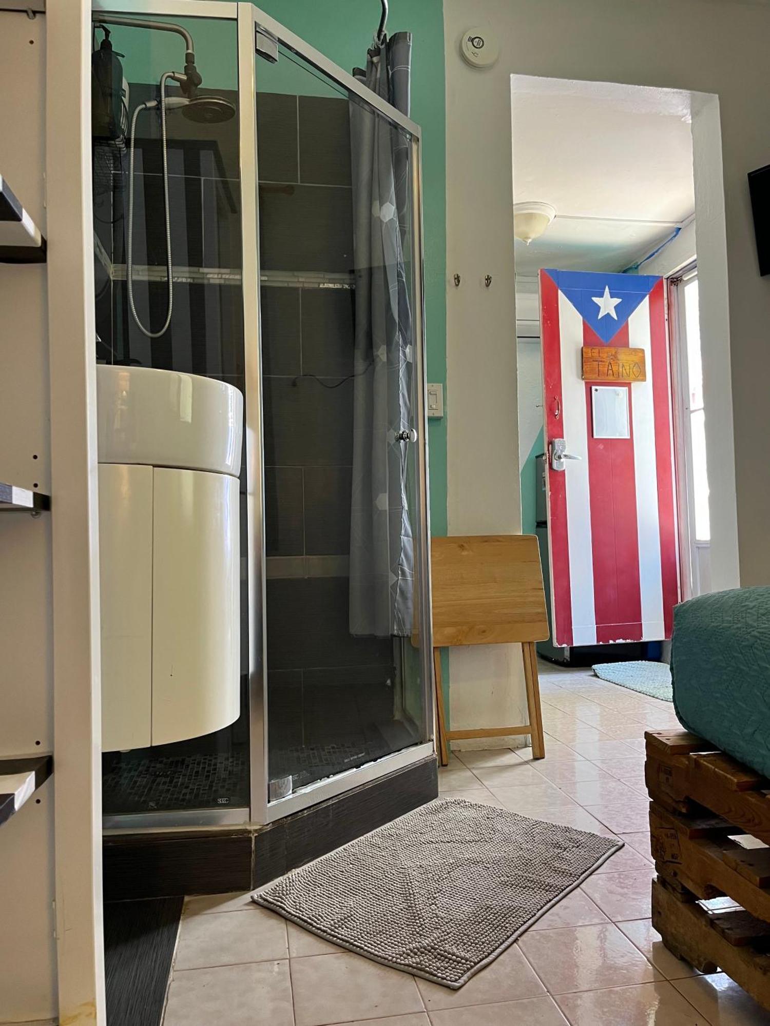 King Sling Room, Between Pool And Jacuzzi - Enjoy! (adults Only)